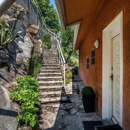 Lake Como Vila *